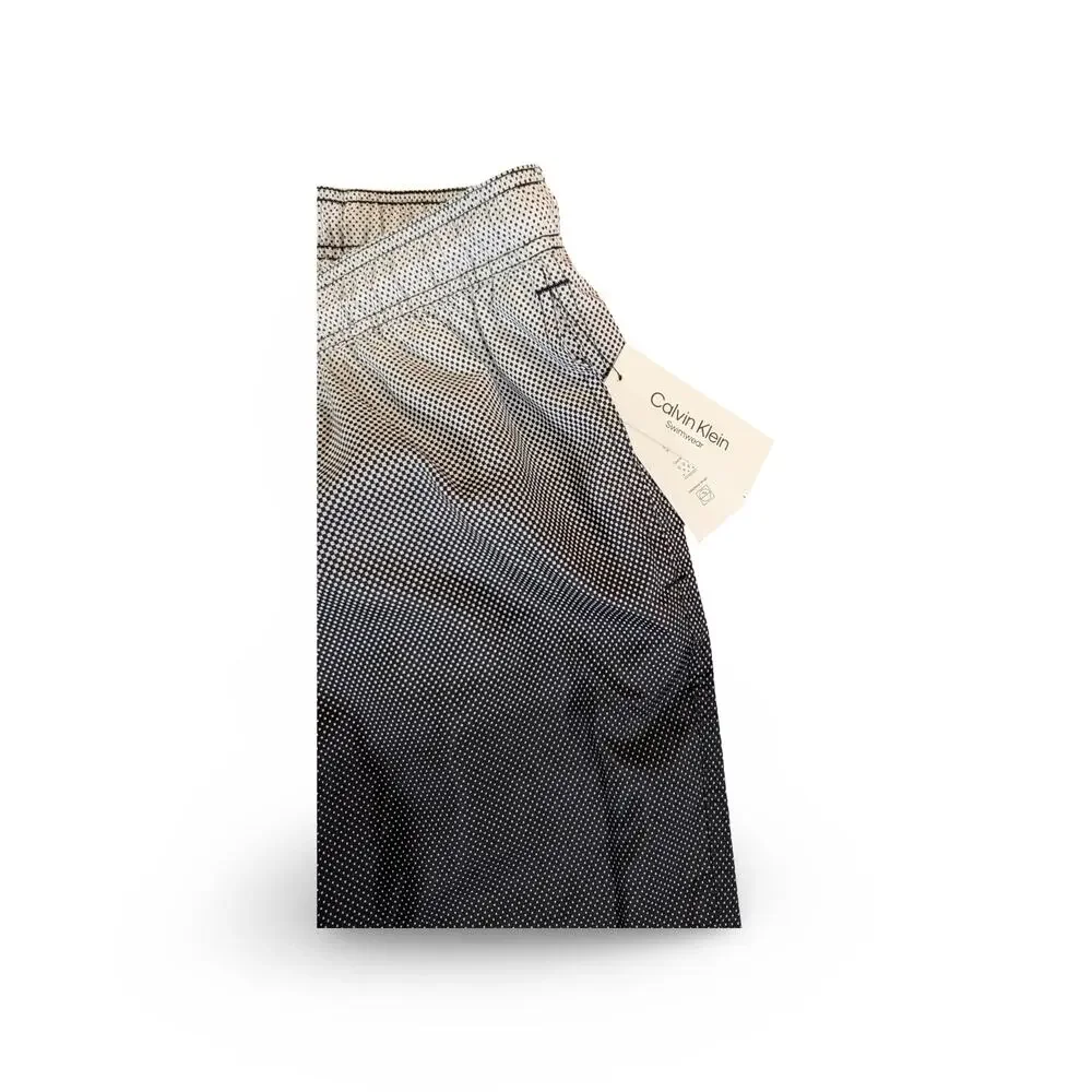 Calvin Klein Swim Trunks NWT UPF 40+ Size L